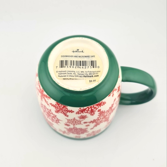 Hallmark's Holiday Grandma Cup Mug - Picture 4 of 4